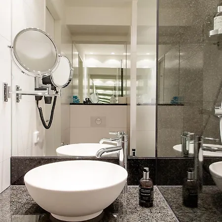 One Linz-hauptplatz 3* Лінц